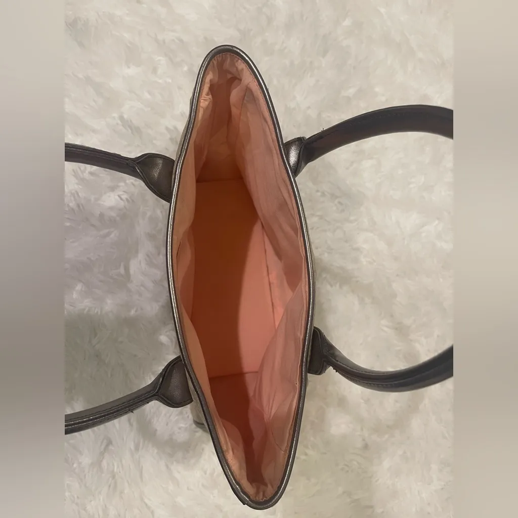 Victoria’s Secret tan and metallic tote bag purse EUC - Image 4