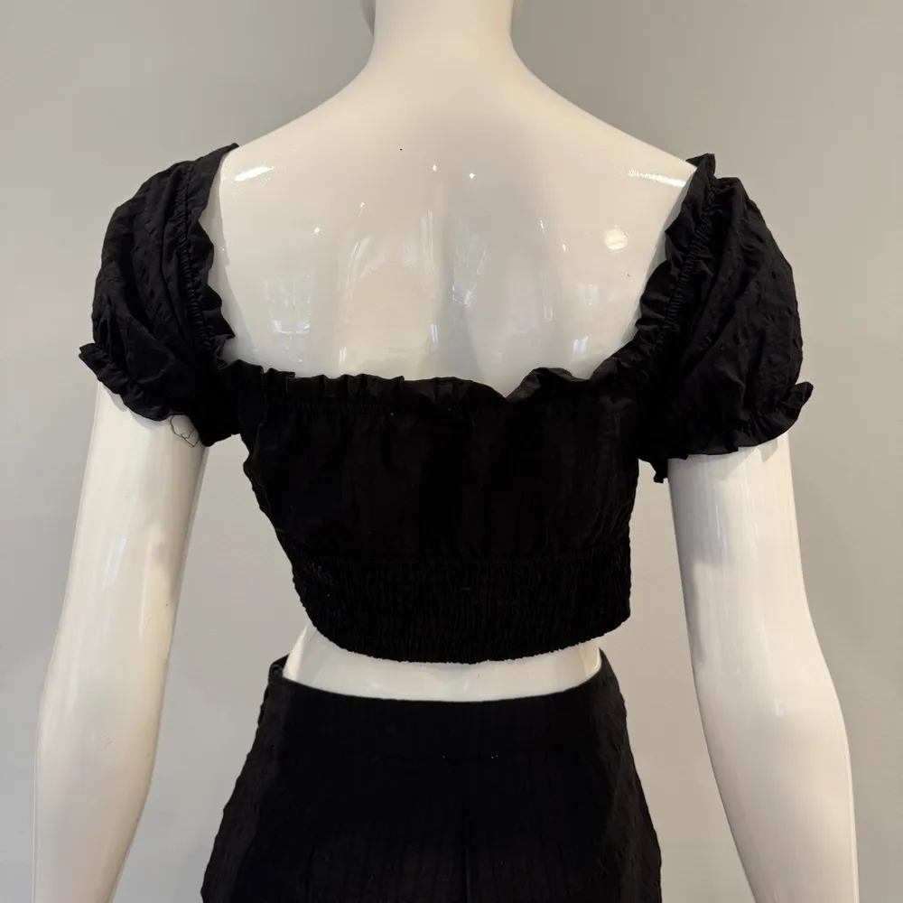 LE LIS Black Cropped Top Pants Set - Image 8