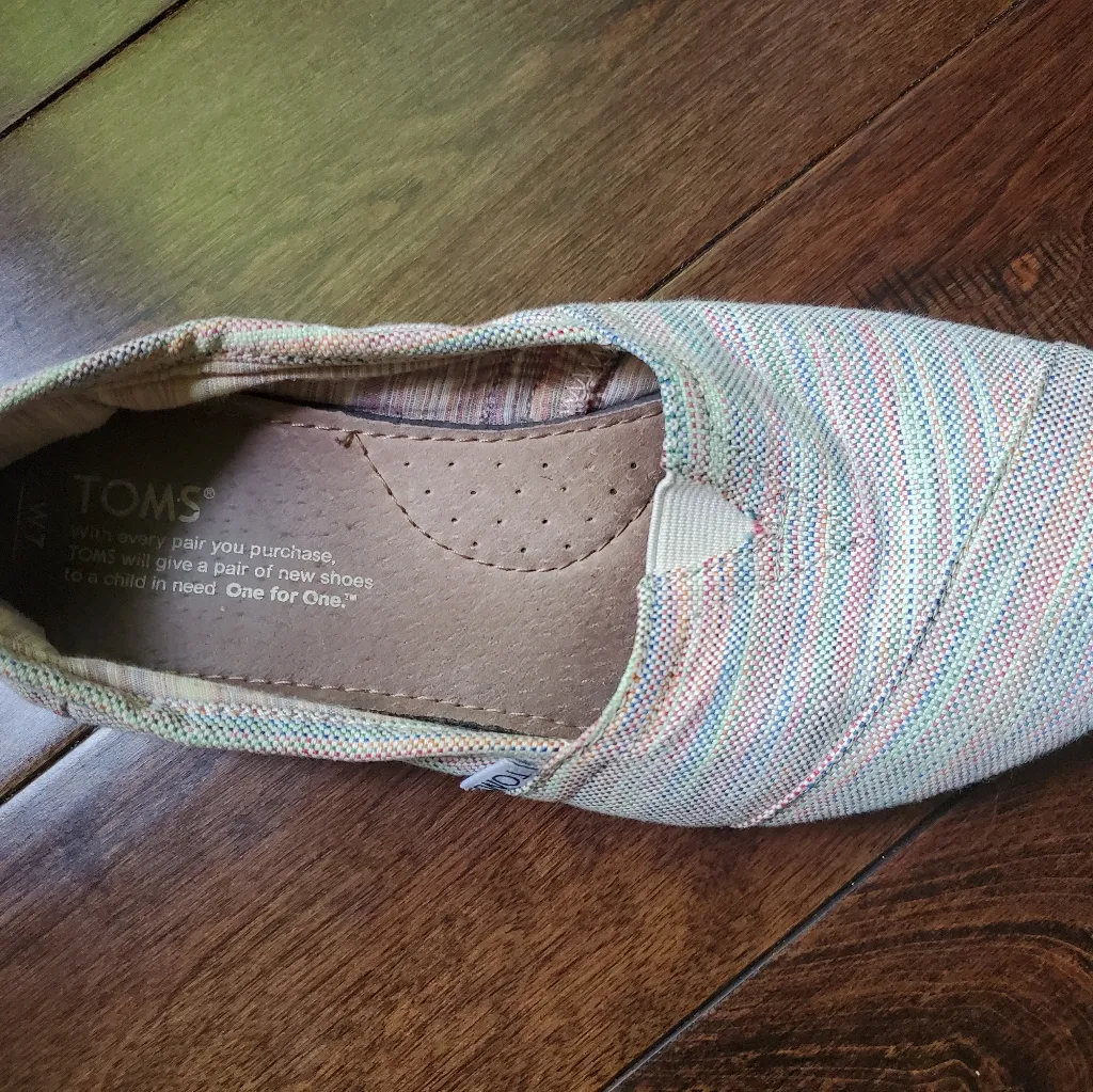 Toms size 7 in multicolor green, blue, yellow and orange - Image 2