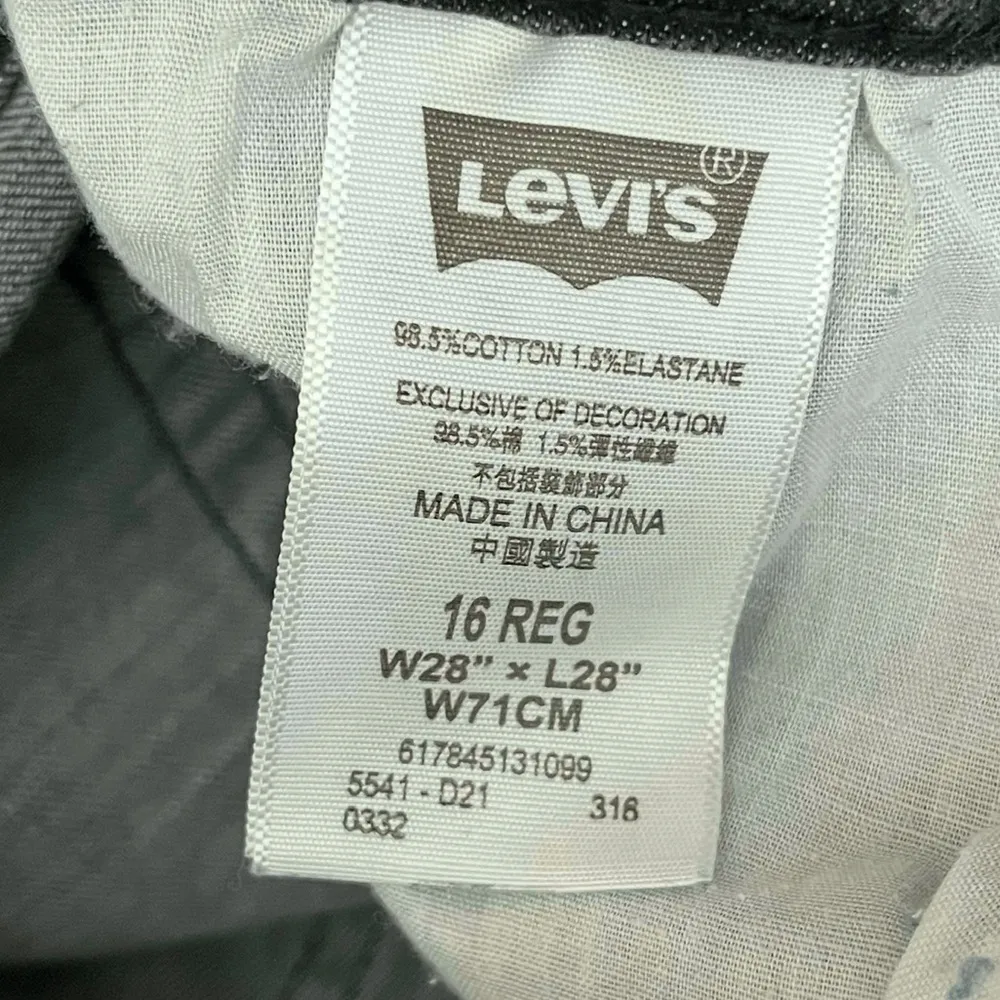 Levi’s 541 Charcoal Black Mid Rise Denim Shorts Women’s 27 Raw Hem Goth Grunge - Image 9