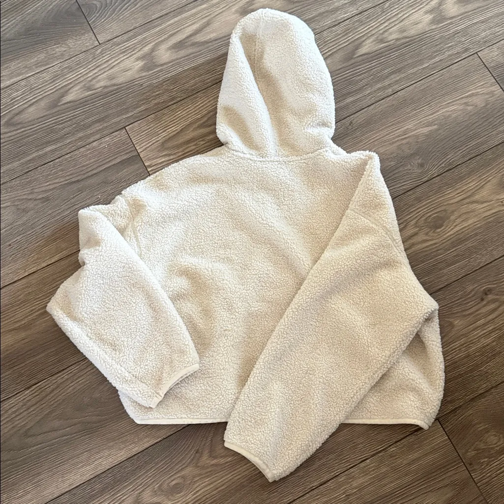 Uniqlo Off-White Women's Fleece Sherpa Hoodie cropped XL 1/2 zip - Image 4