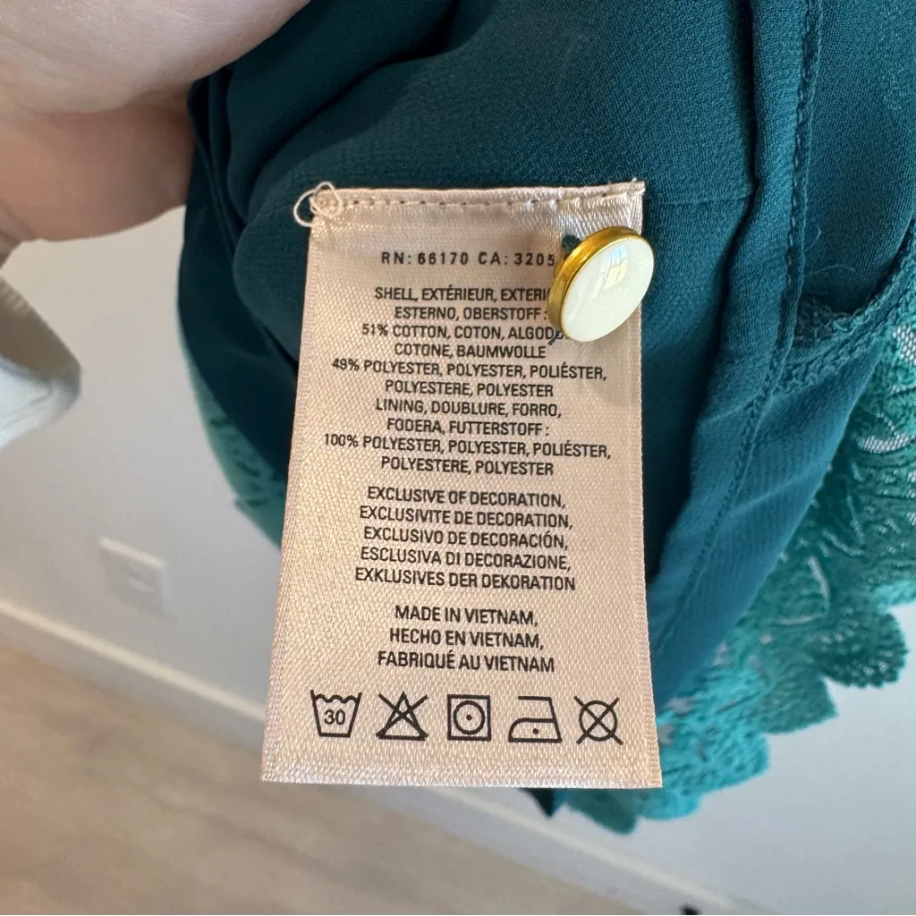 Anthropologie HD in Paris Meadows Teal Lace Peacock Blouse Size 4 - Image 3