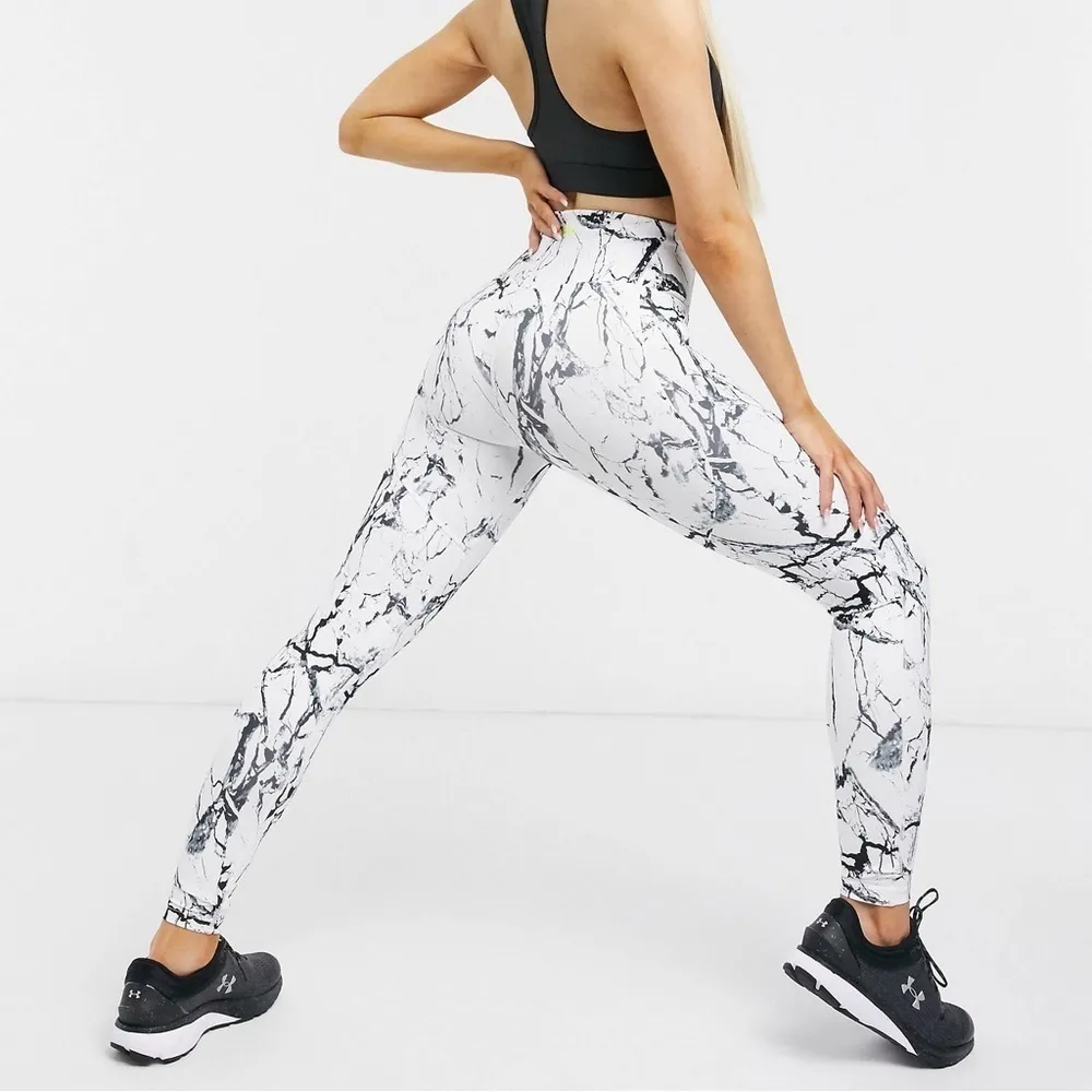 Series 8 Leggings White Black Gray Marble Print - Image 2