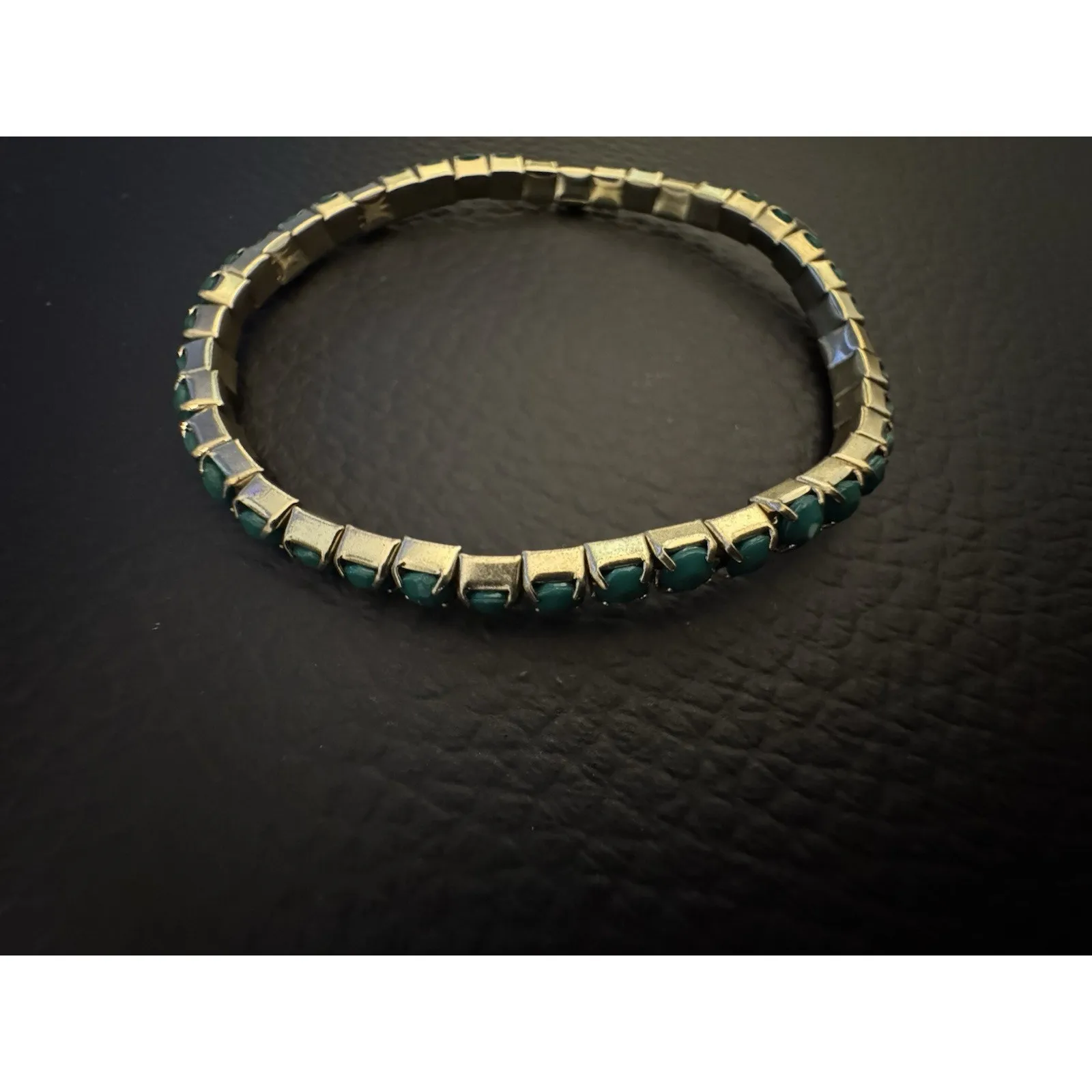 6 Piece Green Costume Jewelry Bundle, Necklaces, Earrings, Bracelets - Image 13