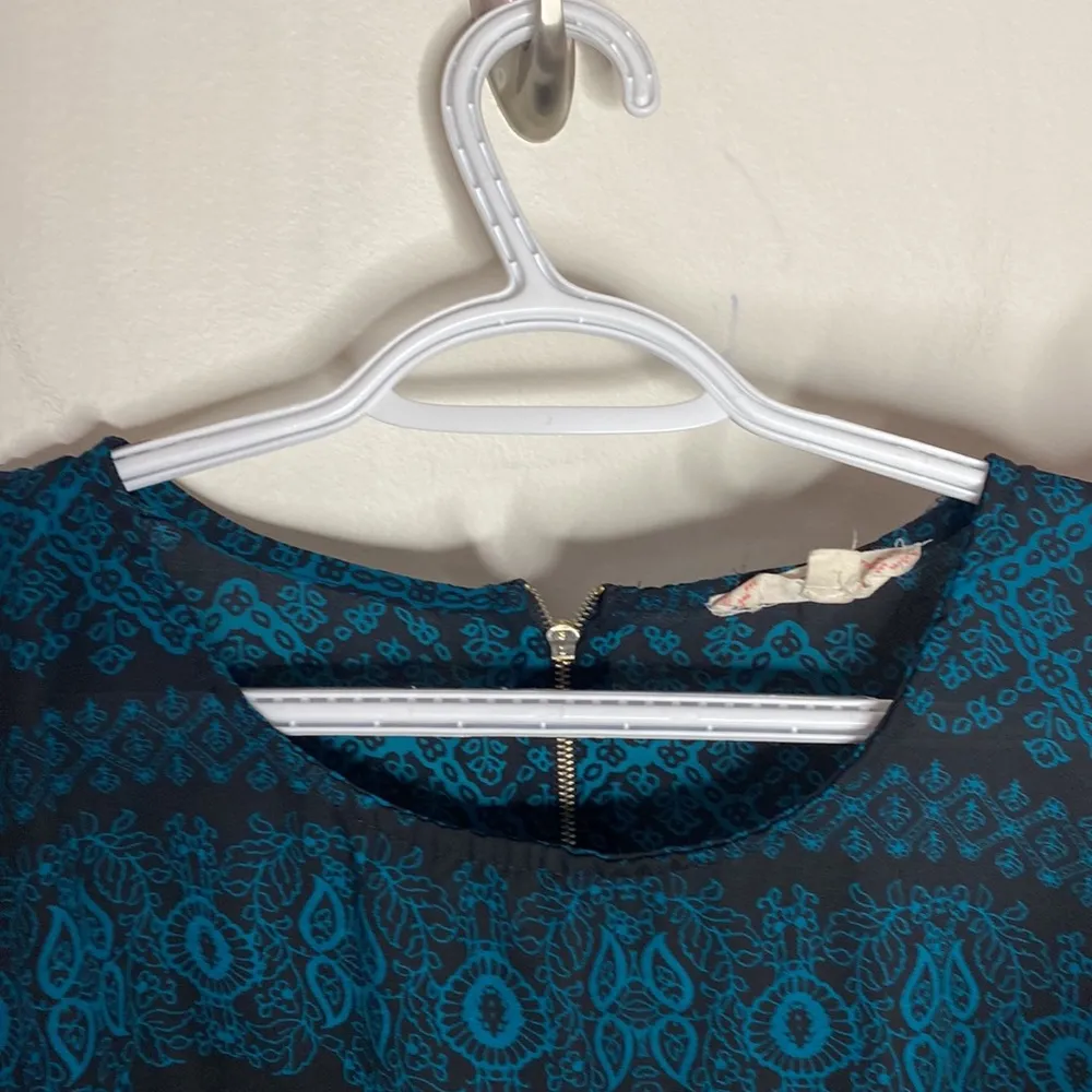 Pink Republic teal and black tribal print top with zip closure size S - Image 4