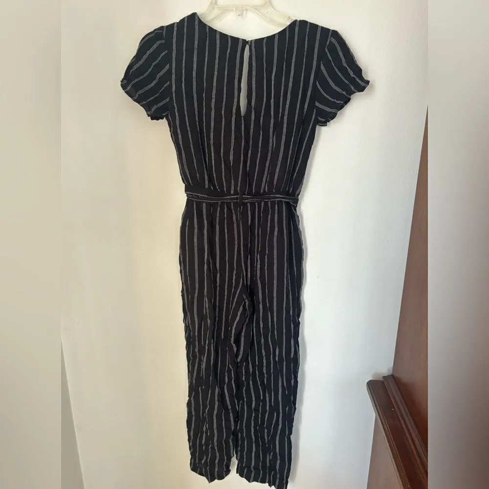 Abercrombie black pinstripe short sleeve jumpsuit size XS - Image 8
