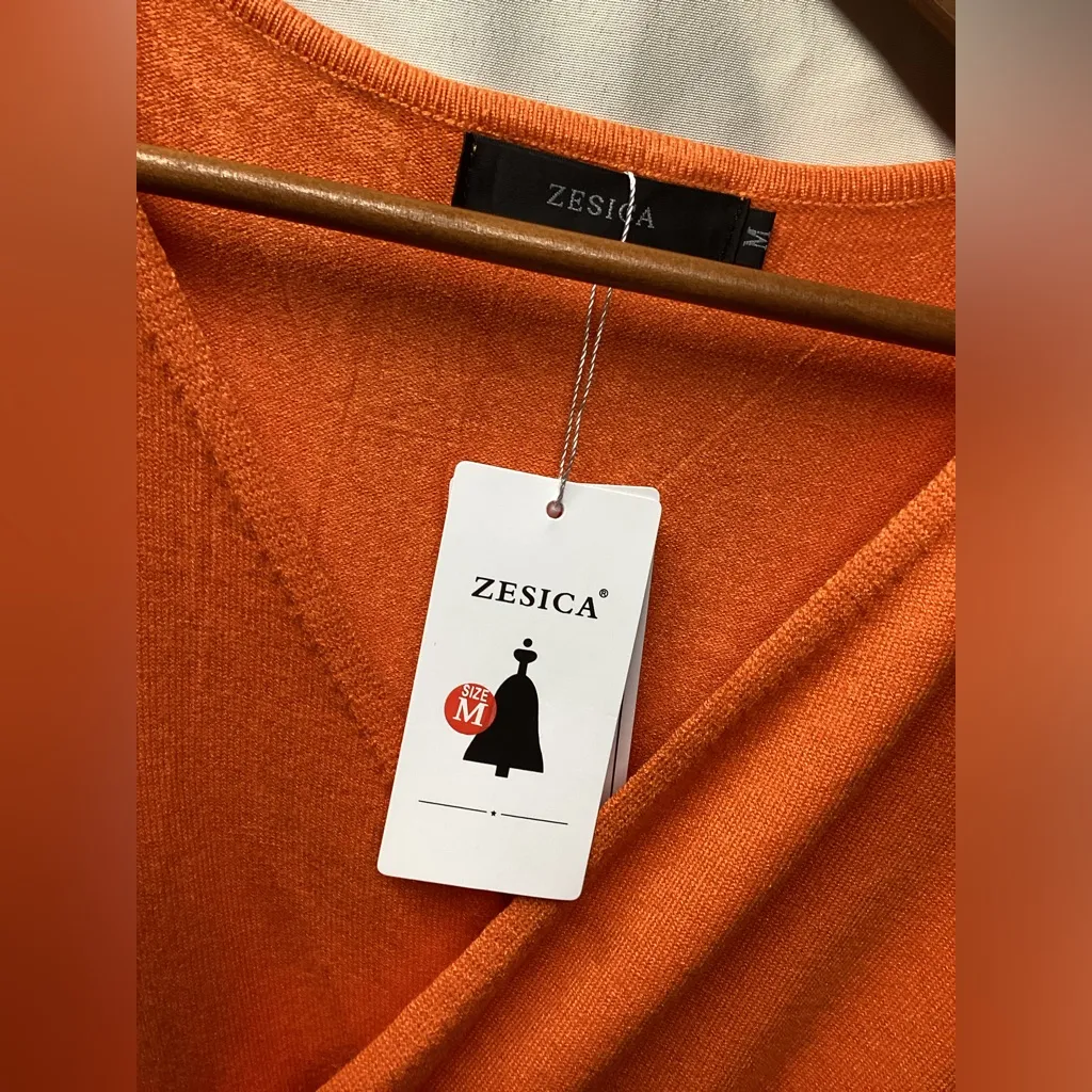 Zesica pleated knit dress. Size Medium in Orange - Image 11