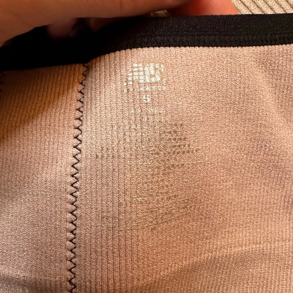 New Balance sports bra - Image 4