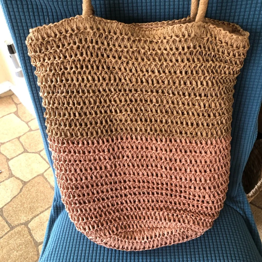 Summer Straw Large Purse Lined with pompoms - Image 4