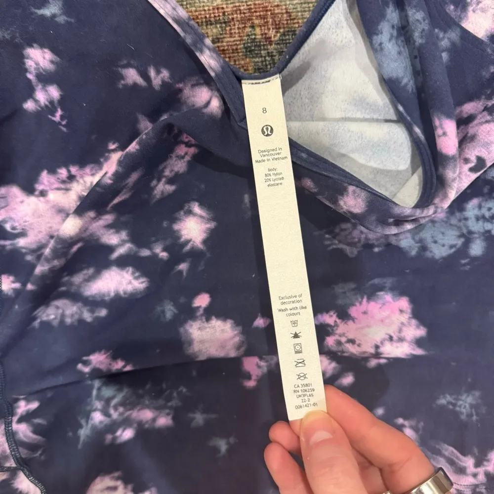 Lululemon  'Align T-Shirt' size 8 - Image 6