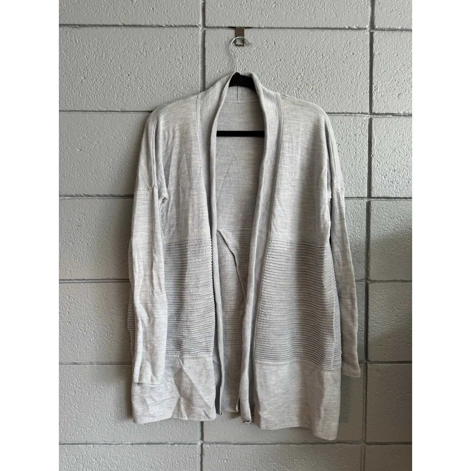 Lululemon Sit In Lotus Wrap II Wool Cardigan in Heathered Starlight size 2 - Image 3