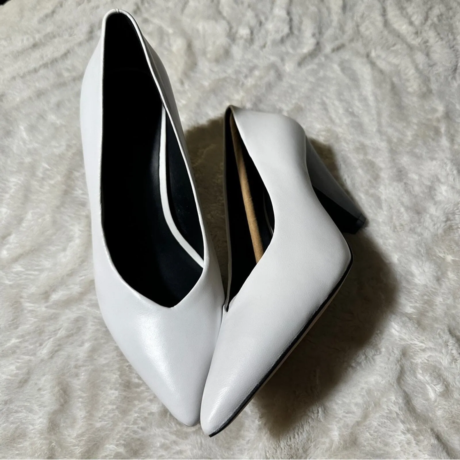 Rebecca Minkoff Size 8 Zuria White Leather Black Heel Neutral Classic Heritage - Image 9