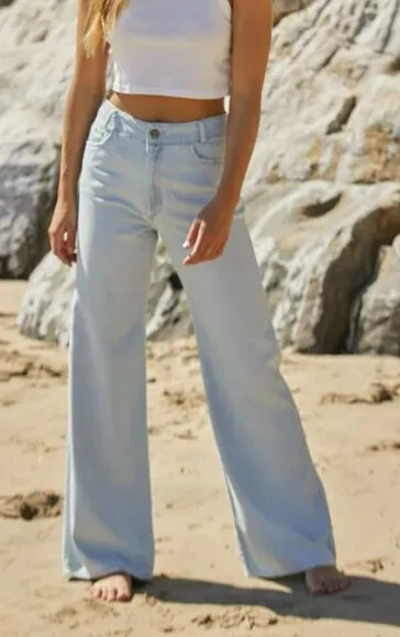 Bella Dahl Harlow 70s High Rise Flared Leg Soft Cotton ChambrayJeans Size 24 - Image 1