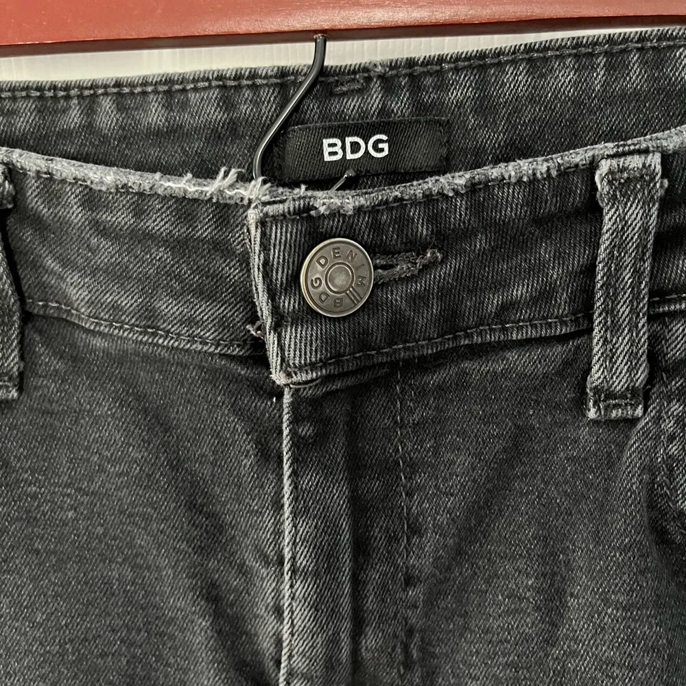 URBAN OUTFITTERS BDG BLACK JEANS - Image 3