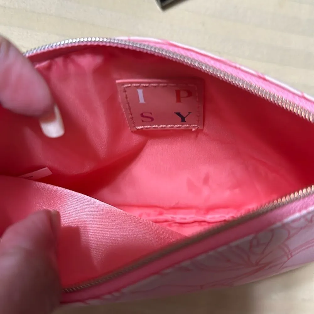 IPSY travel or cosmetic bag, tassle zipper pull NWOT Pink - Image 3
