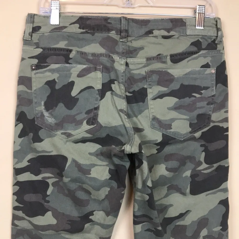 Zara Women’s Camouflage Military Inspired Distressed Raw Hem Ankle Denim Jeans - Image 9