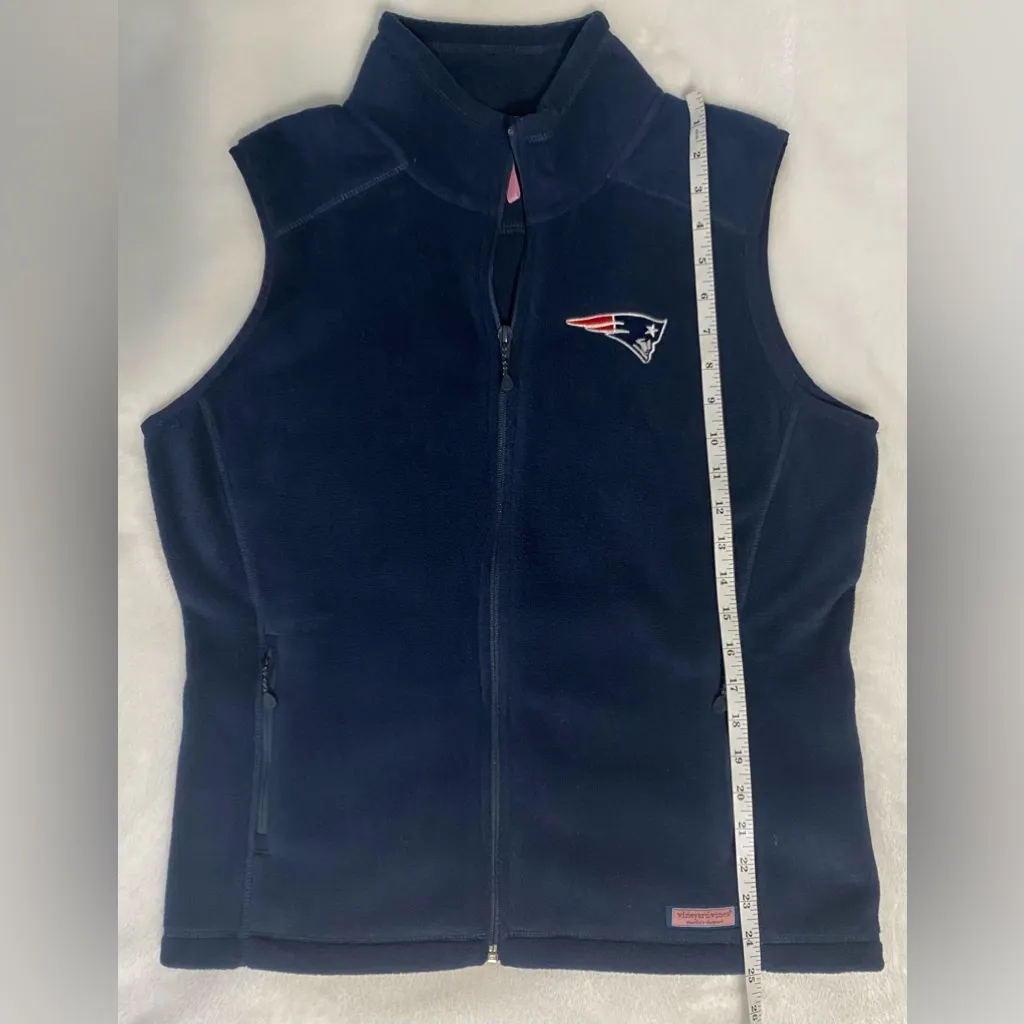 Vineyard Vines New England Patriots Navy Fleece Vest. - Image 6