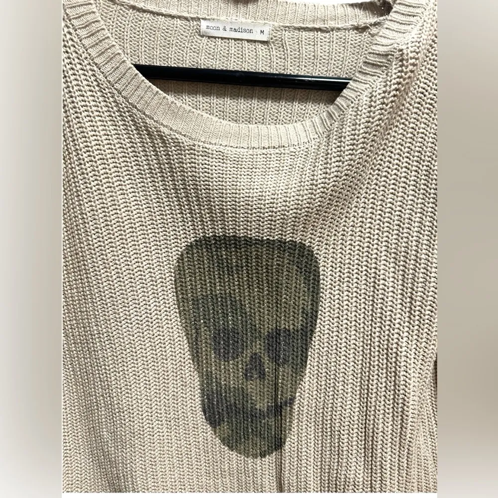 MOON AND MADISON TAN AND GREEN SKULL OVERSIZED SWEATER - Image 2