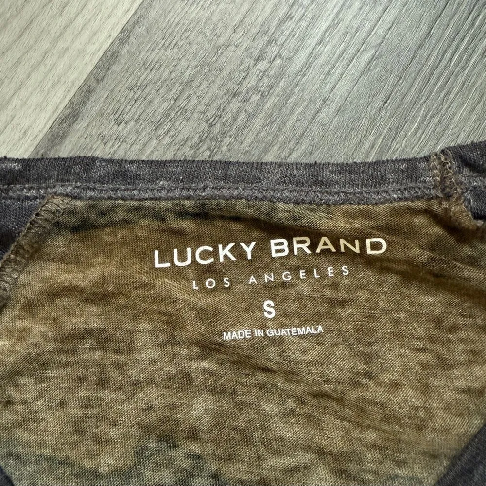 Lucky Brand Camo Burnout Baseball Tee Small Stretchy Olive Gray - Image 4