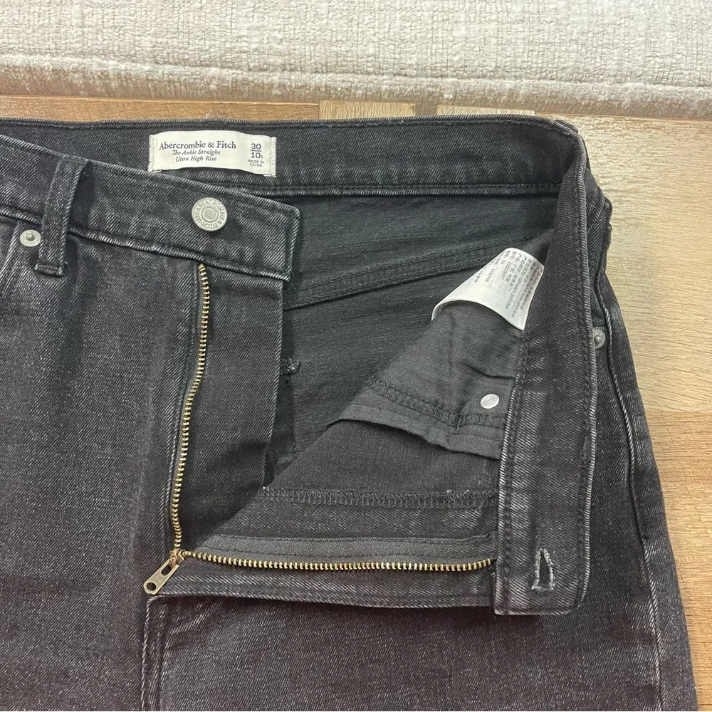 Abercrombie & Fitch The Ankle Straight Ultra High Rise in Black Size 30/10R - Image 9