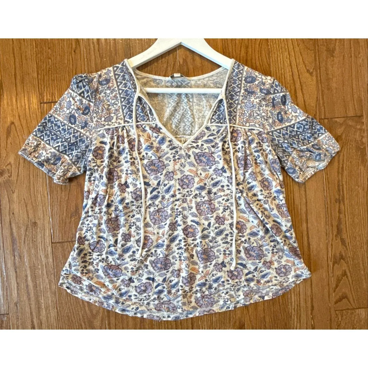 Lucky Brand boho printed tie neck top size small - Image 10
