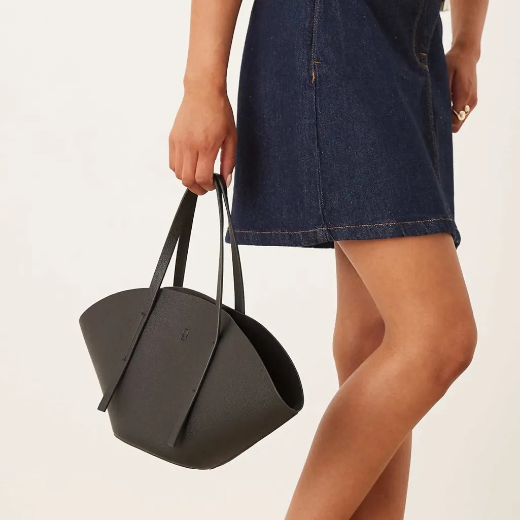 ASOS- Gina Tricot black faux leather wide top elongated shopper shoulder bag - Image 5