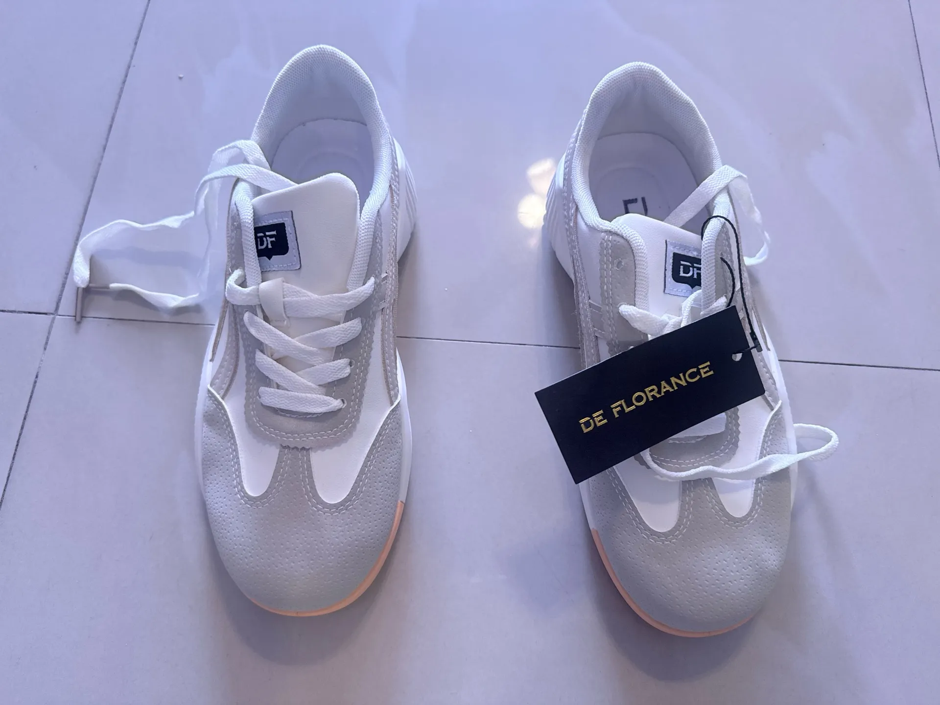 De Florance "DF Cloudea" women's orthopedic sneakers in a cream/beige and tan colorway. Gray Size 7 - Image 12