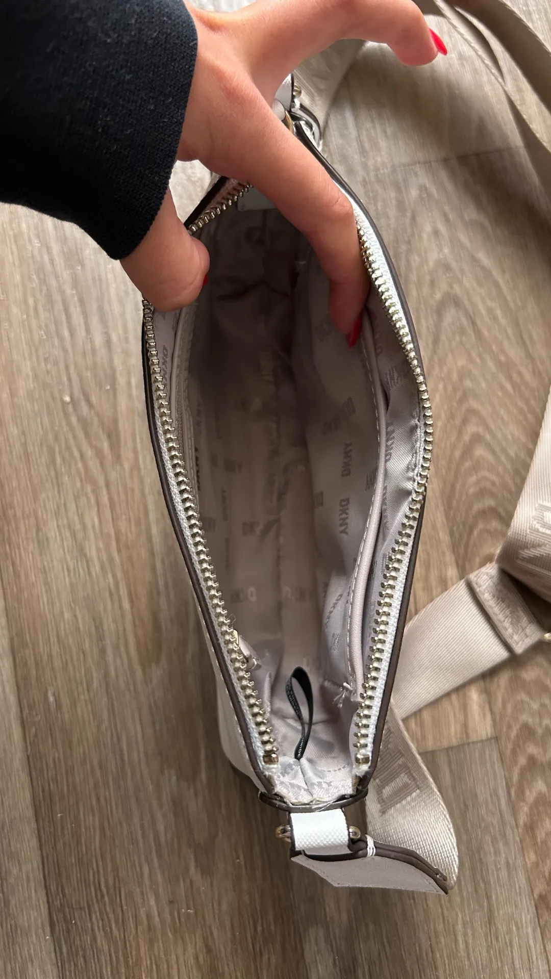 DKNY Handbag - Image 4