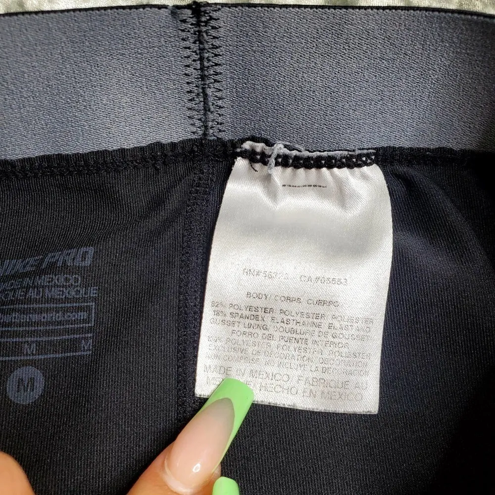 Nike Pro Capri Black Leggings - Image 7