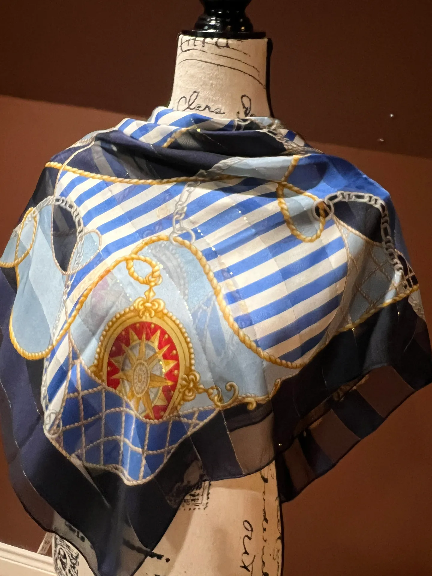 Beautiful Vintage Silk Scarf. - Image 6