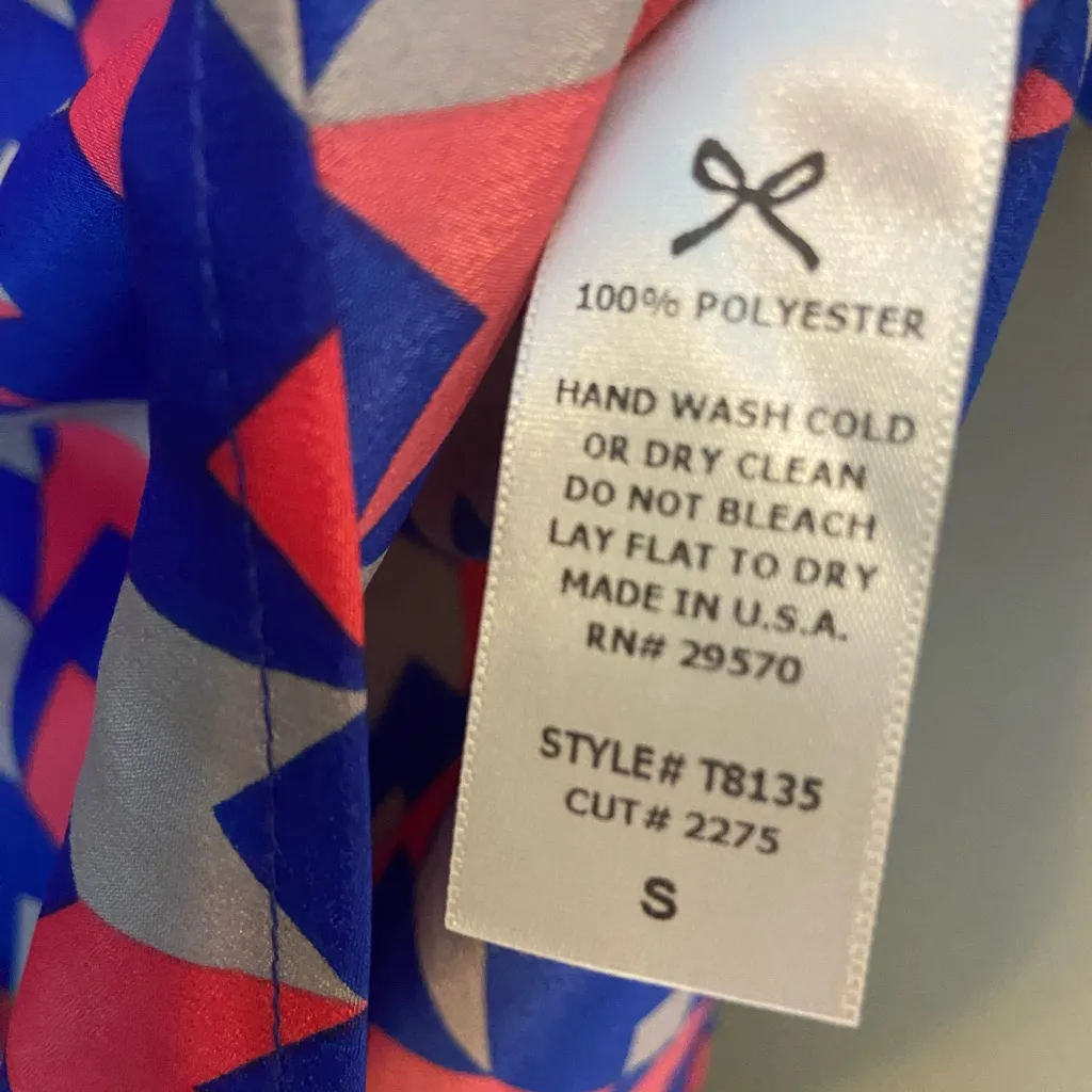 Everly blue/ pink zigzag, women’s blouse size small style t8135 - Image 4