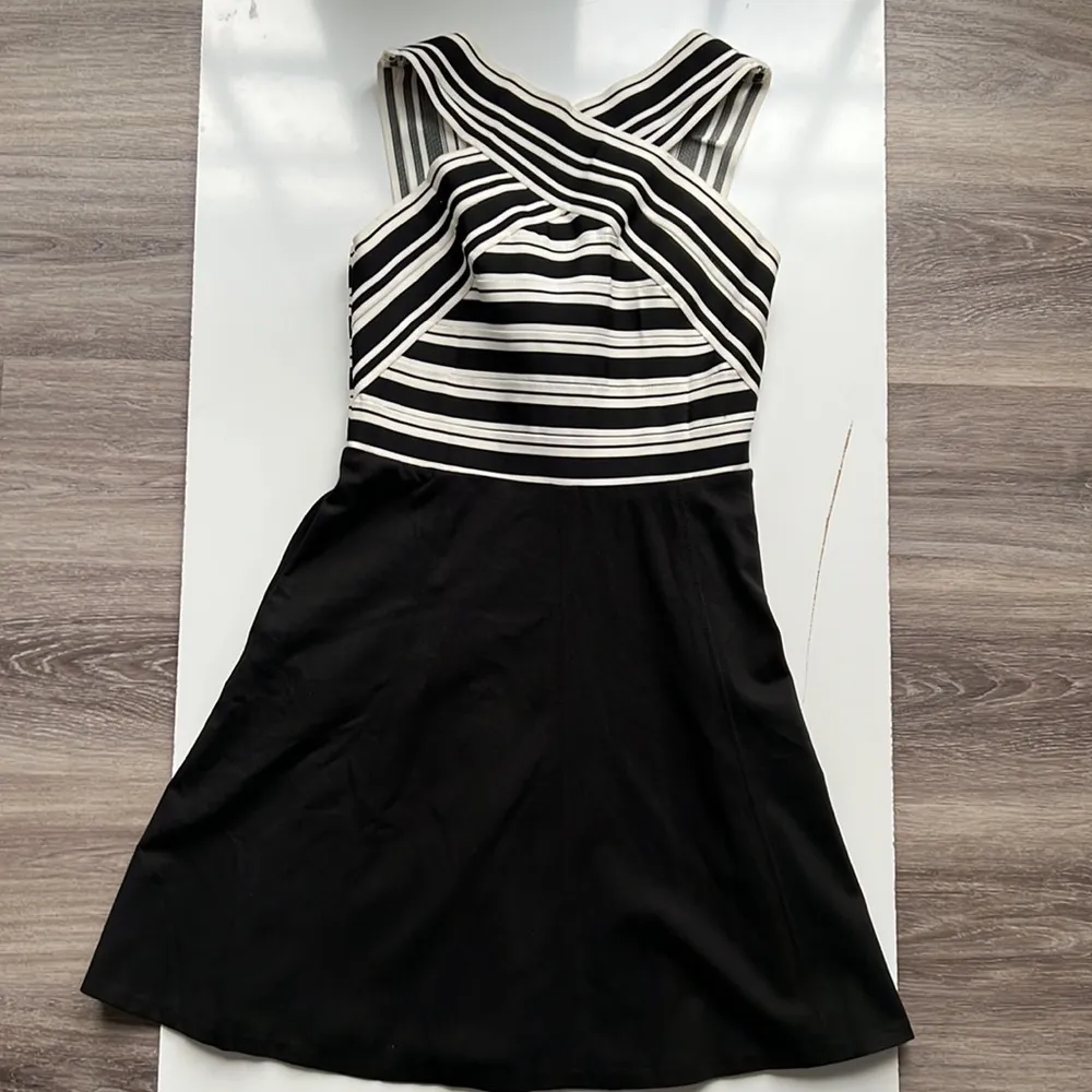 Maeve Anthropologie Criss Cross Bondage Neckline Mini Dress Casual Cocktail - Image 3