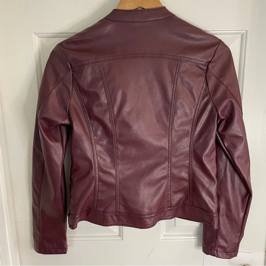 Cavalini Maroon Faux Leather Jacket With Zippered Pockets Size Small - Image 7