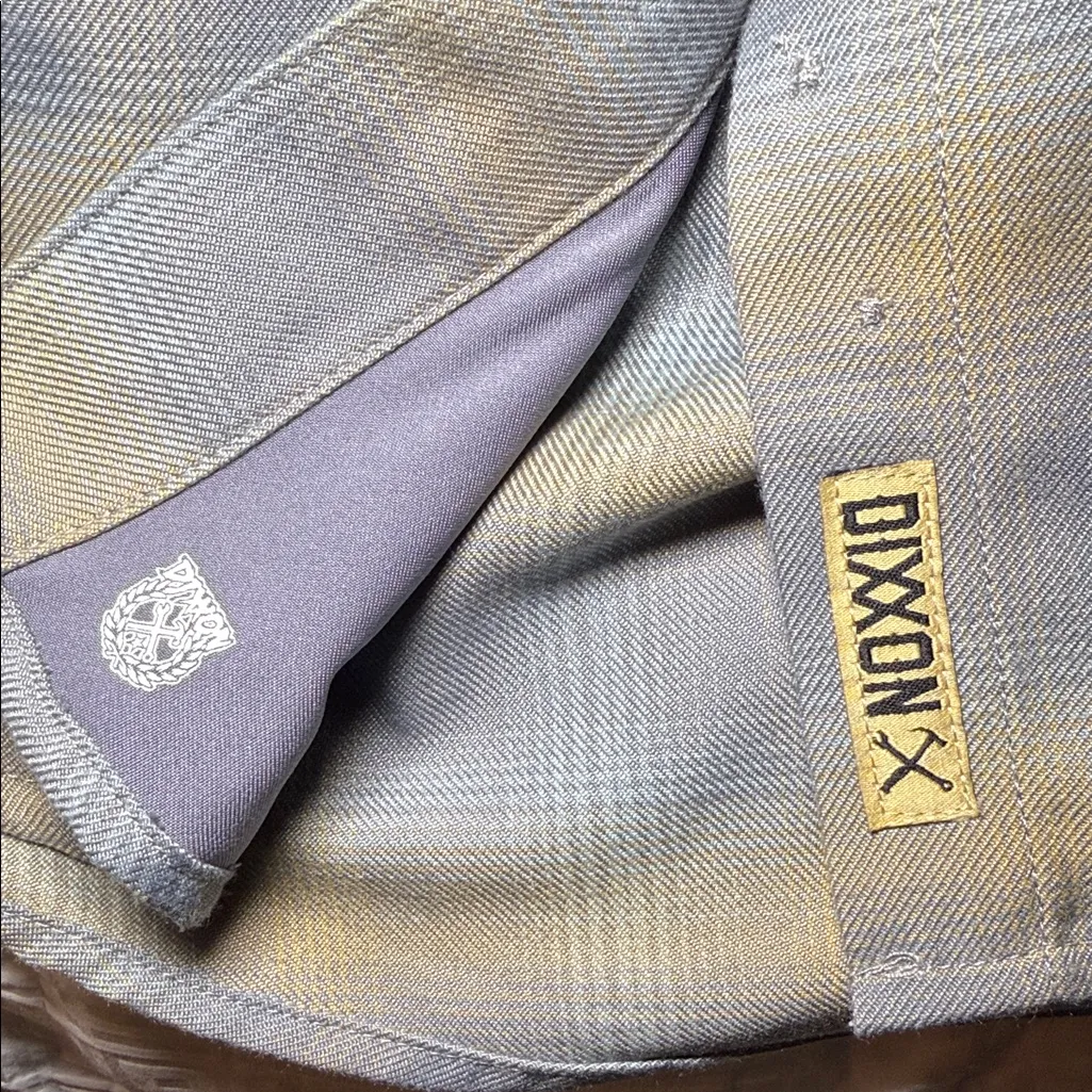 DIXXON Women’s Button Down Shirt Gray Size M - Image 7