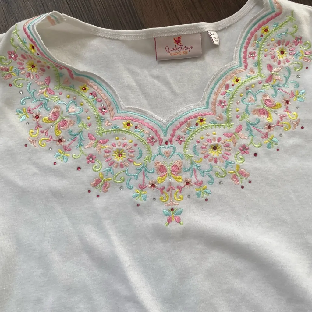 Quacker Factory Embroidered Rhinestone Embellished Top M - Image 5