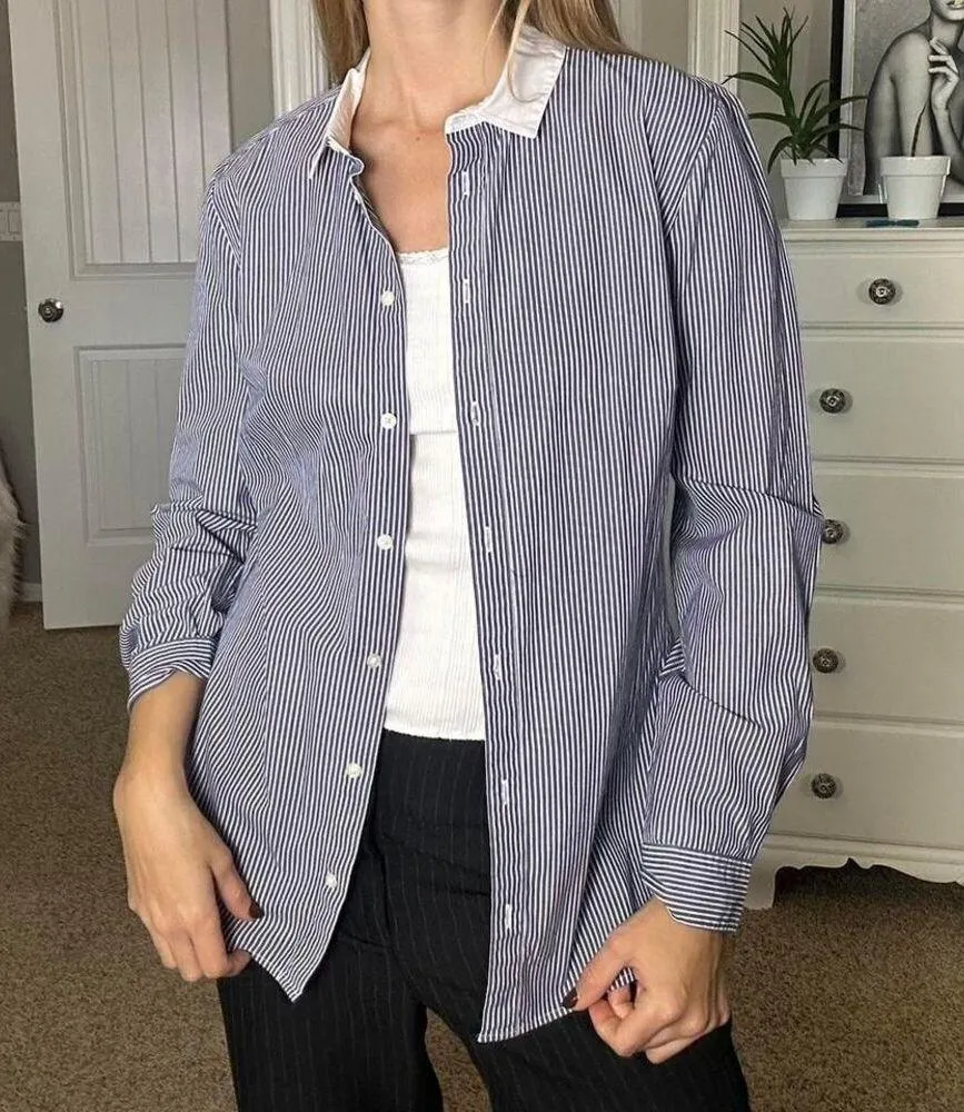 Gap navy and white striped button-up shirt with white collar - Image 2