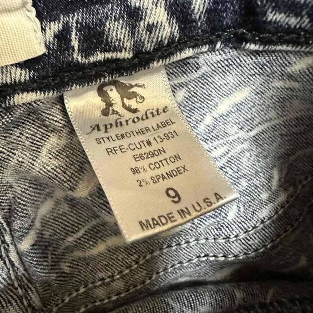 Aphrodite Blue Acid Wash High Waist Stretch Jeans Size 9 - Image 11