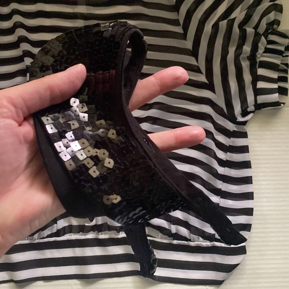 Bisou Bisou black white striped sequin collar open back tie blouse, size XS - Image 5