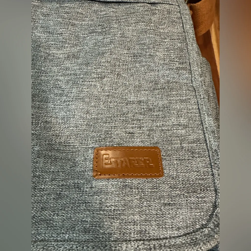Estarer Unisex Gray Canvas Messenger Bag - Image 3