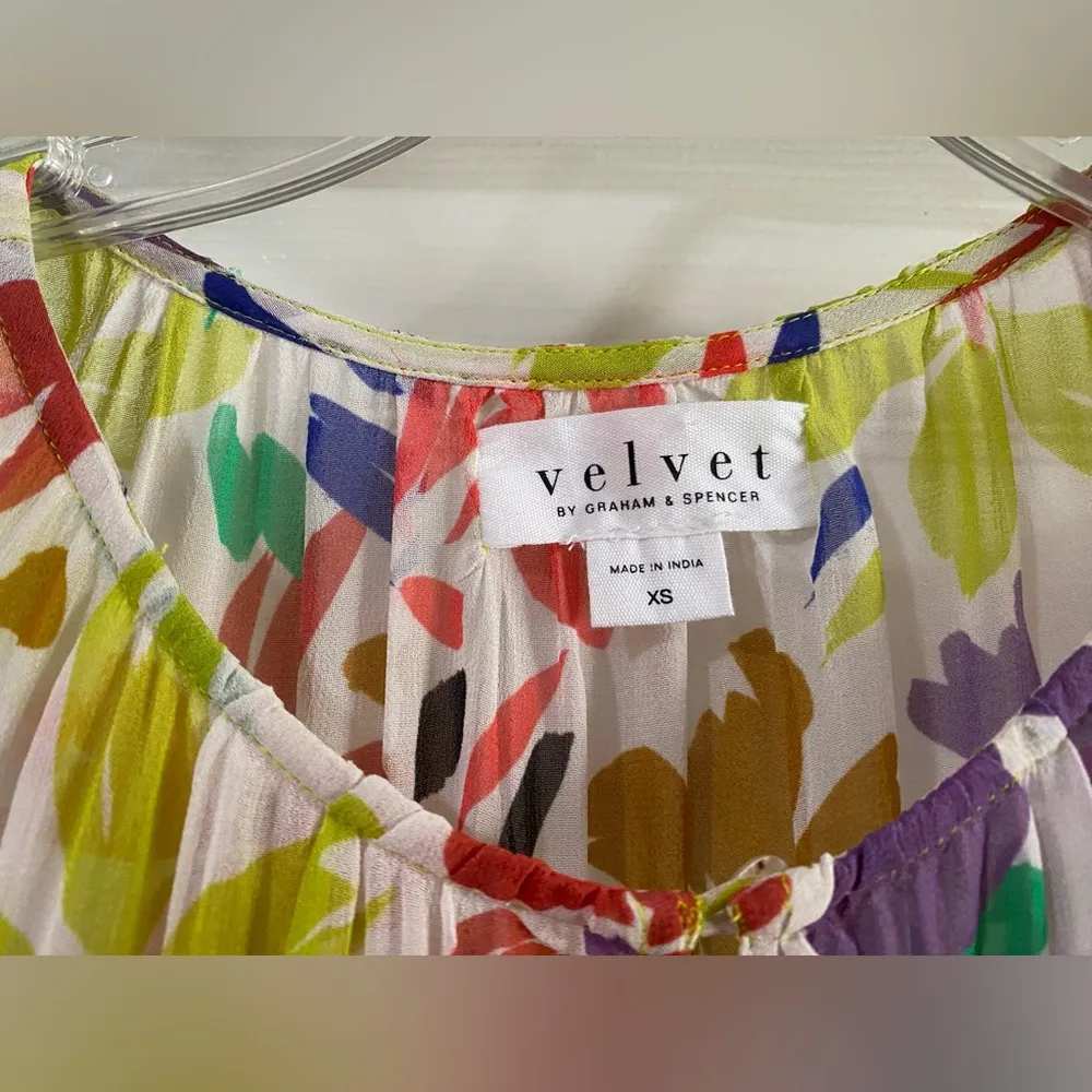 Velvet by Graham & Spencer Lucia Flutter Sleeve Top multi size x small new w tag Red - Image 4