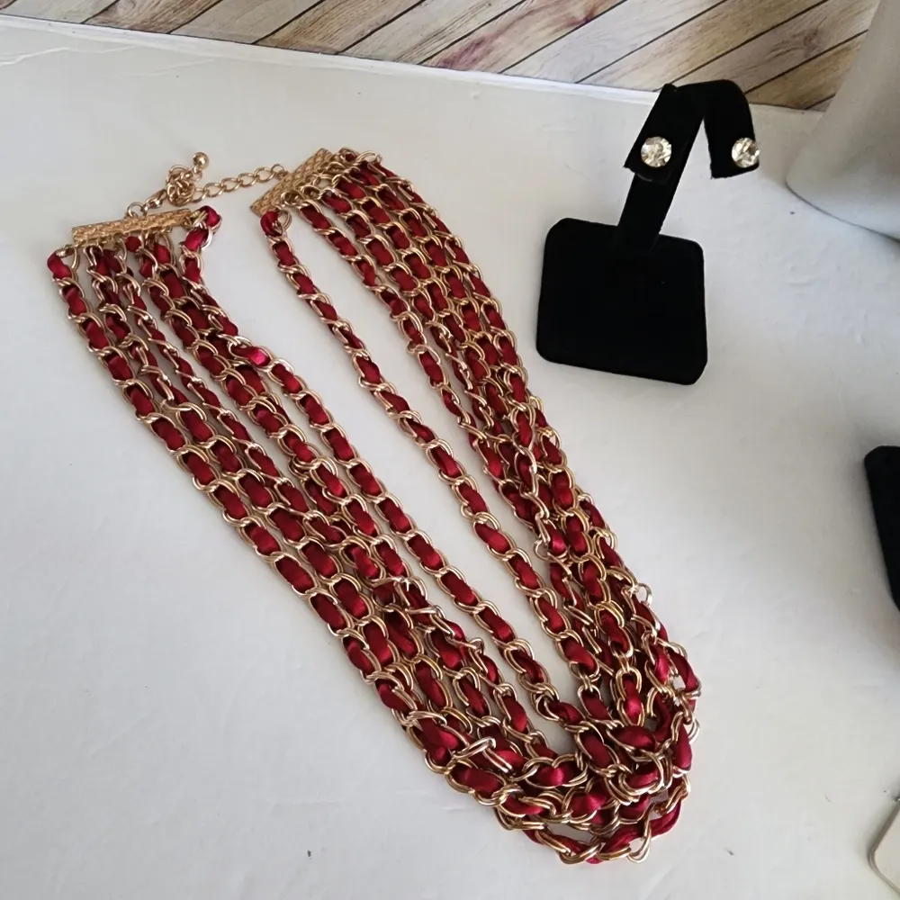 Multi Strand Gold Chain with Red Satin Ribbon Necklace Earrings Set New - Image 2