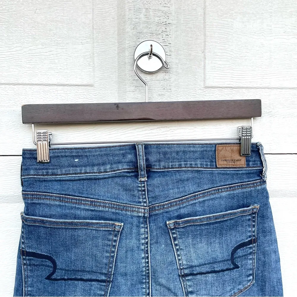 American Eagle Women’s Skirt Blue Denim Jean Distressed Frayed Hem Size 6 - Image 5