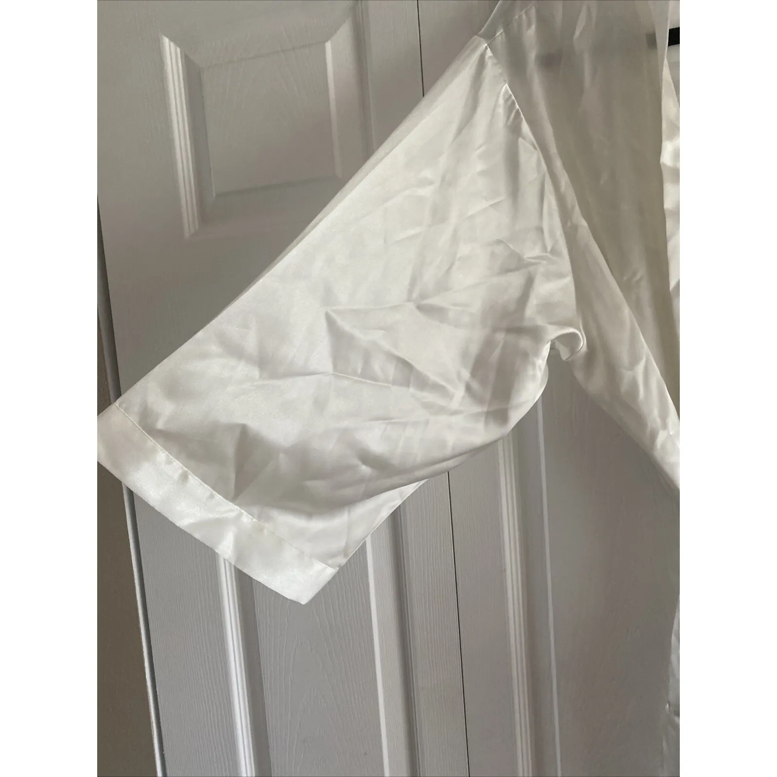 Nine and Company Womens XL Pearl White Silky Robe with Tie Long Sleeve Bridal - Image 2