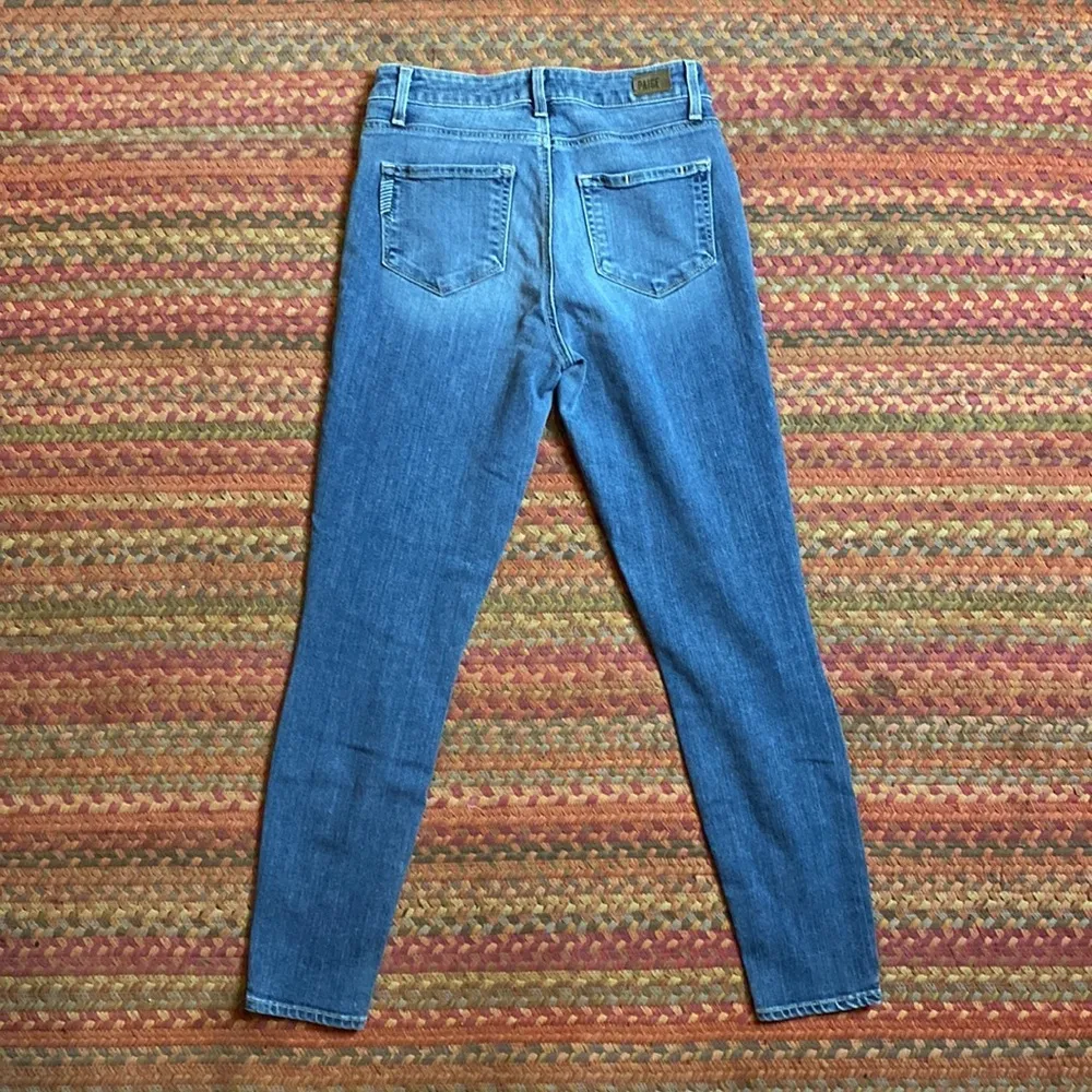 PAIGE MEDIUM WASH HOXTON ANKLE SKINNY JEANS - Image 6