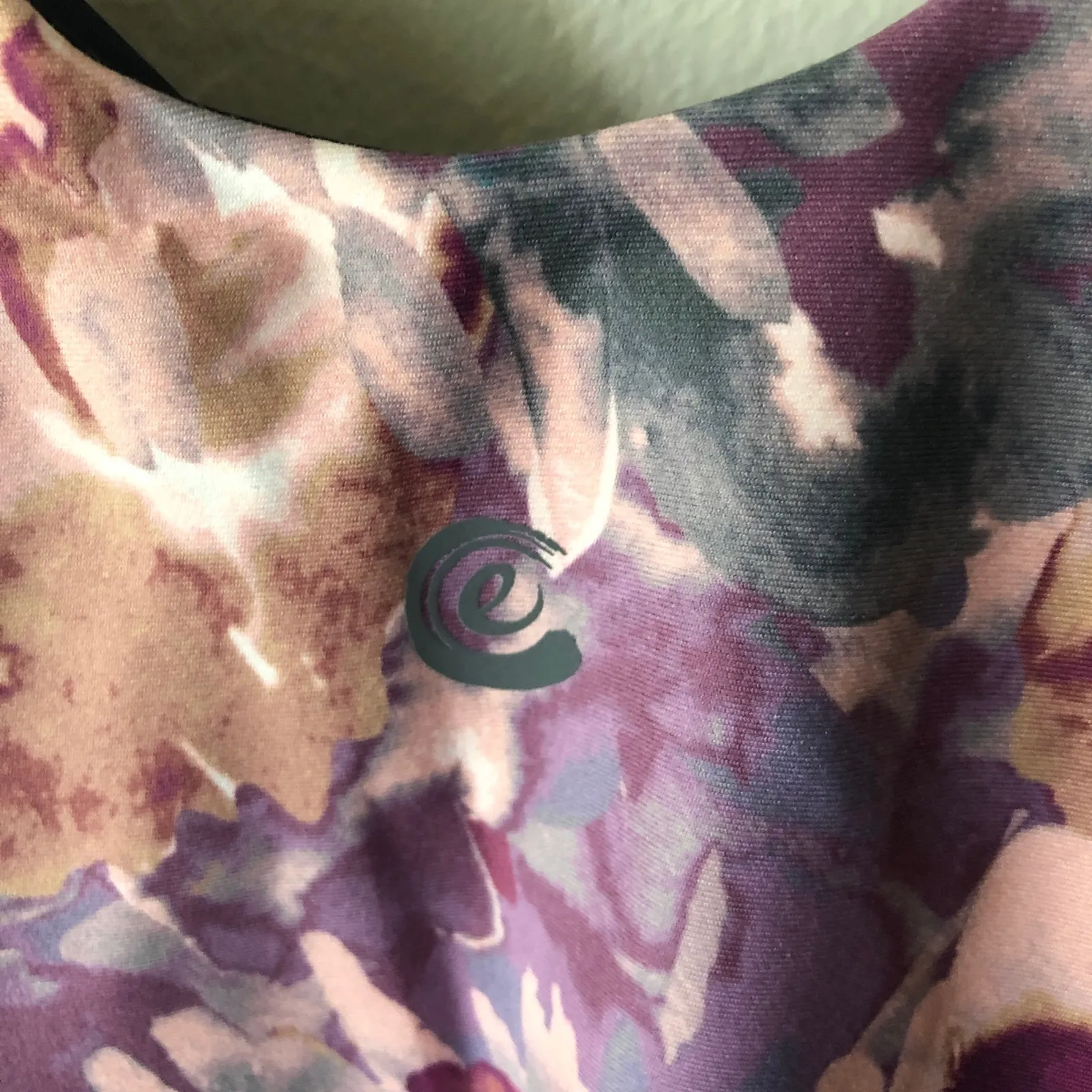 NWT Johnny Was Calme Endure Sports Bra in Purple Watercolor Sz M - Image 4