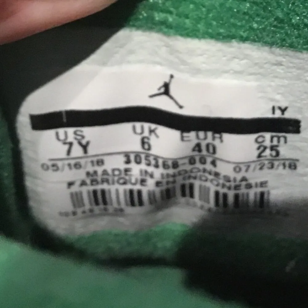 Nike Air Jordan 8 Retro GS  Black 305368-004 - Image 4