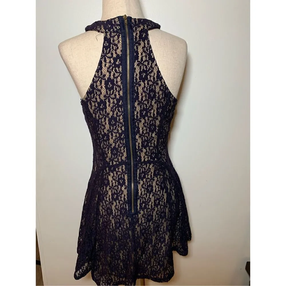 Blue lace dress size small form fitting - Image 3