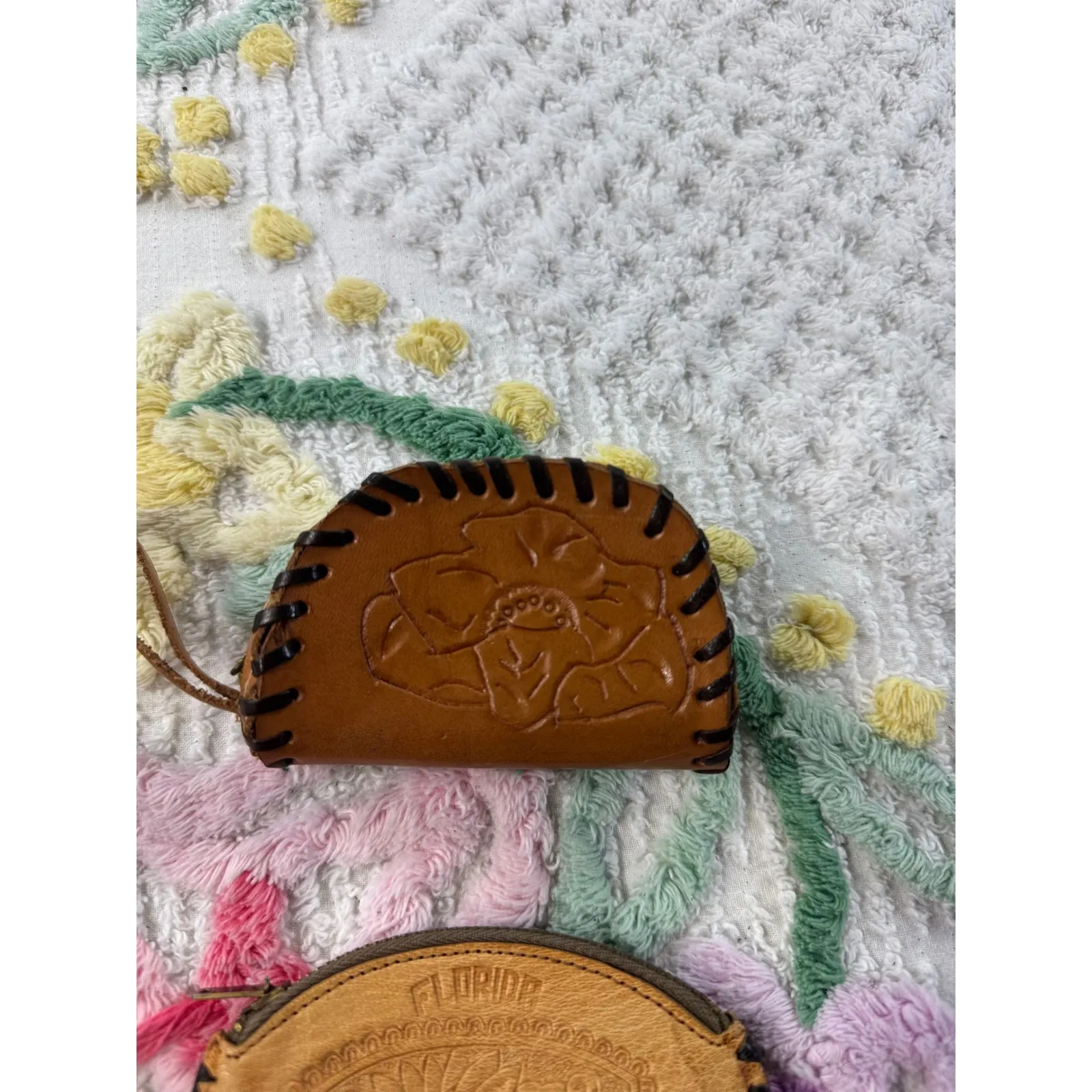 Vintage Tooled Leather Coin Purse Pouch Florida Mexico Floral Design Brown - Image 3