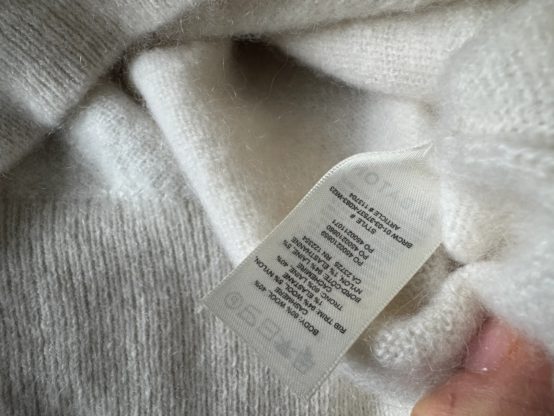 Aritzia  Cashmere Sweater - Image 5