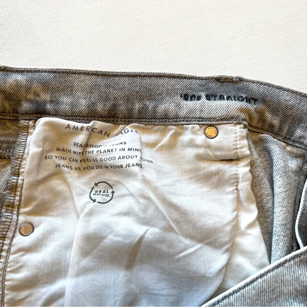 American Eagle 90’s Ripped Curvy Straight Jeans - Image 9